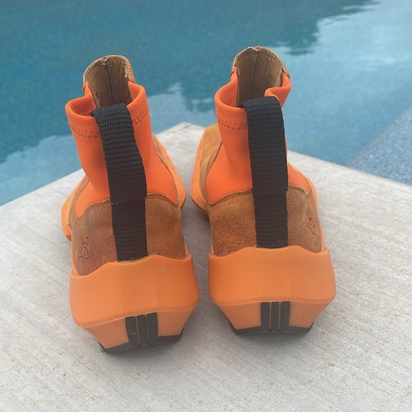 HOST PICK 💥John Fluevog Orange 🍊 Chelsea Leather Sneaker Ankle Boot Size 10 - Picture 6 of 15